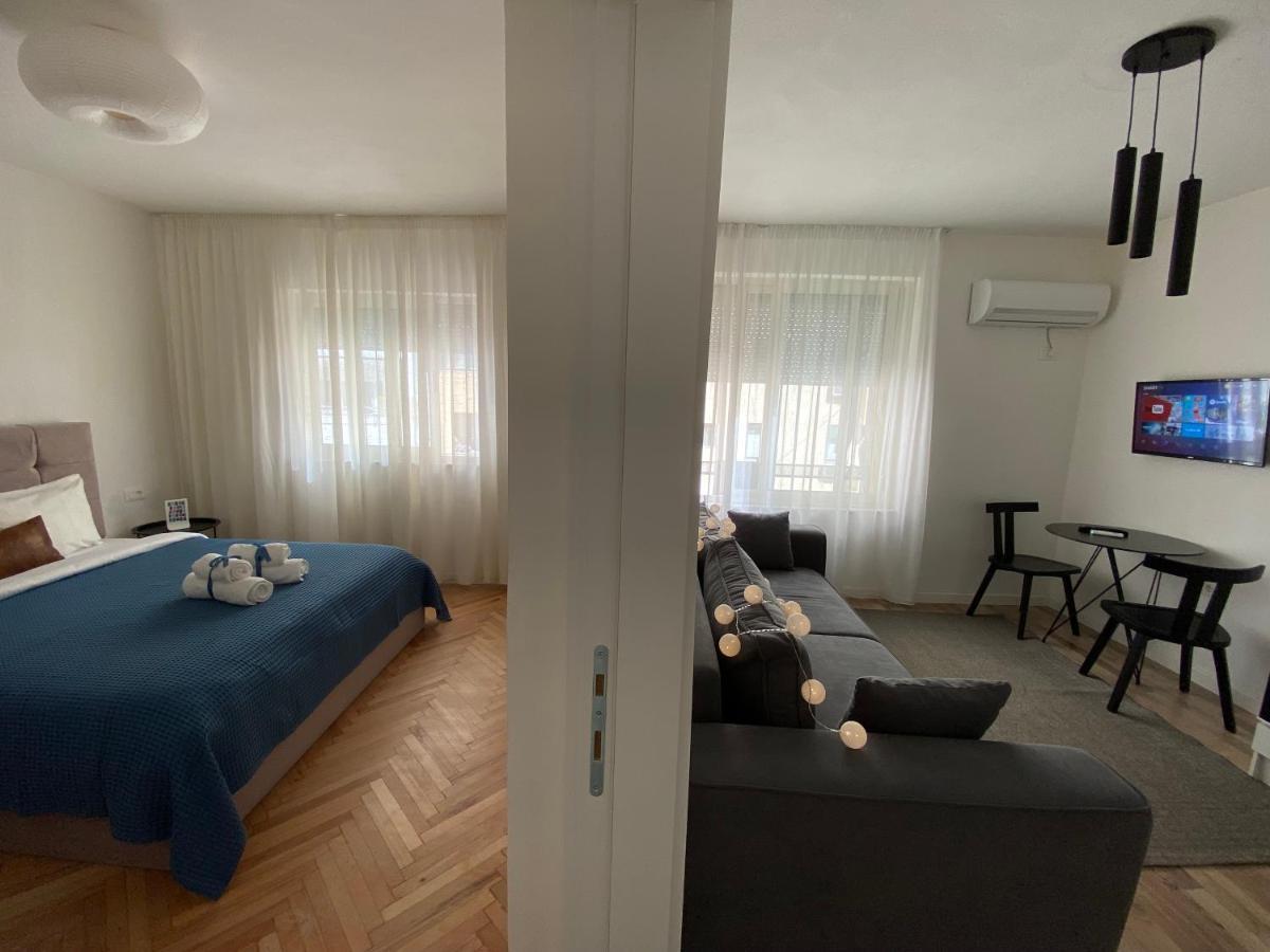 Myslym Shyri'S Apartments Тирана Екстер'єр фото