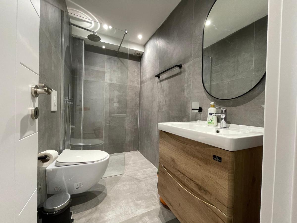 Myslym Shyri'S Apartments Тирана Екстер'єр фото