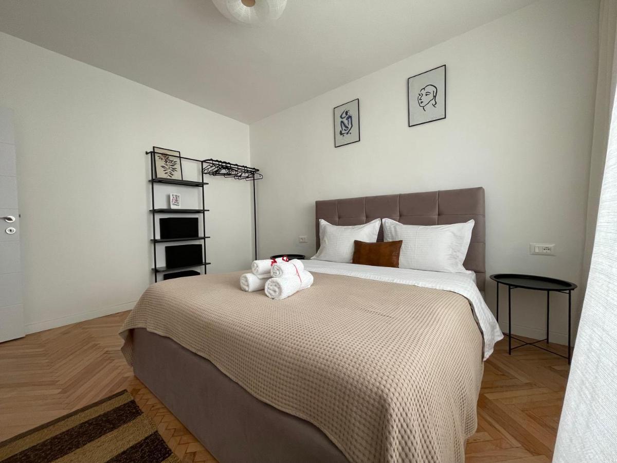 Myslym Shyri'S Apartments Тирана Екстер'єр фото