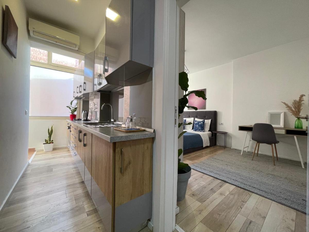 Myslym Shyri'S Apartments Тирана Екстер'єр фото
