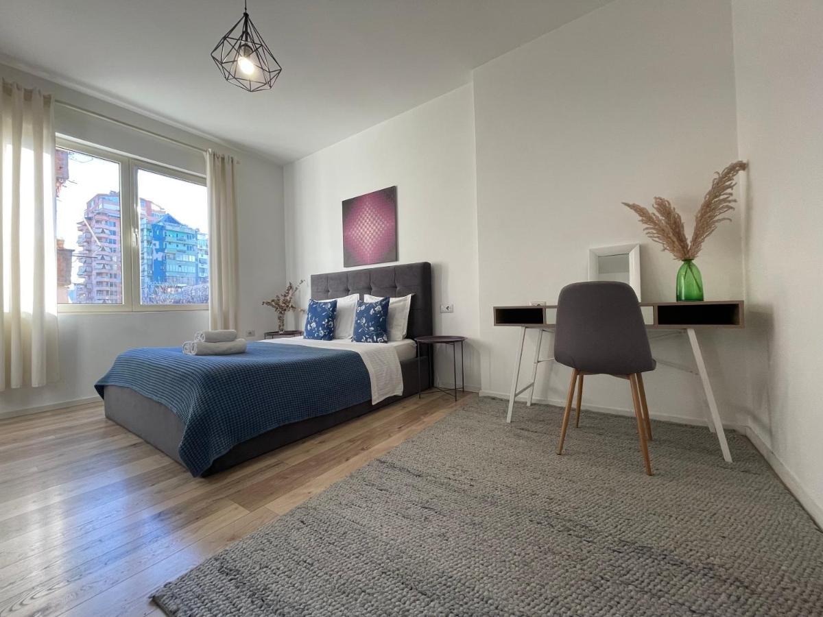 Myslym Shyri'S Apartments Тирана Екстер'єр фото