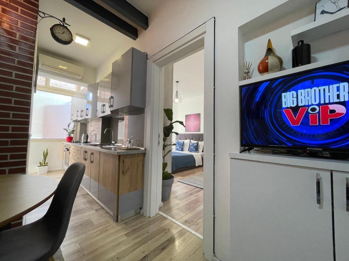 Myslym Shyri'S Apartments Тирана Екстер'єр фото