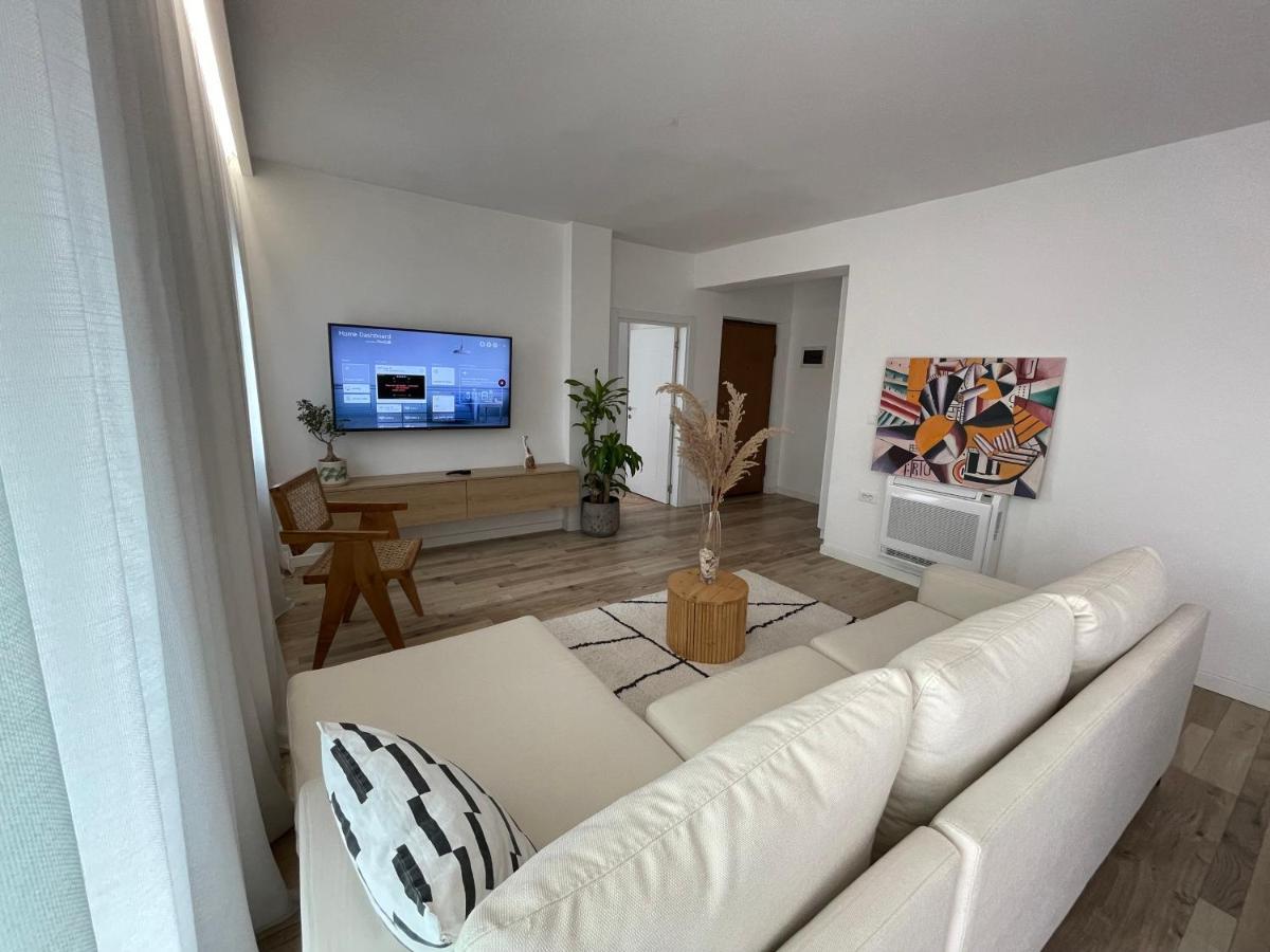 Myslym Shyri'S Apartments Тирана Екстер'єр фото