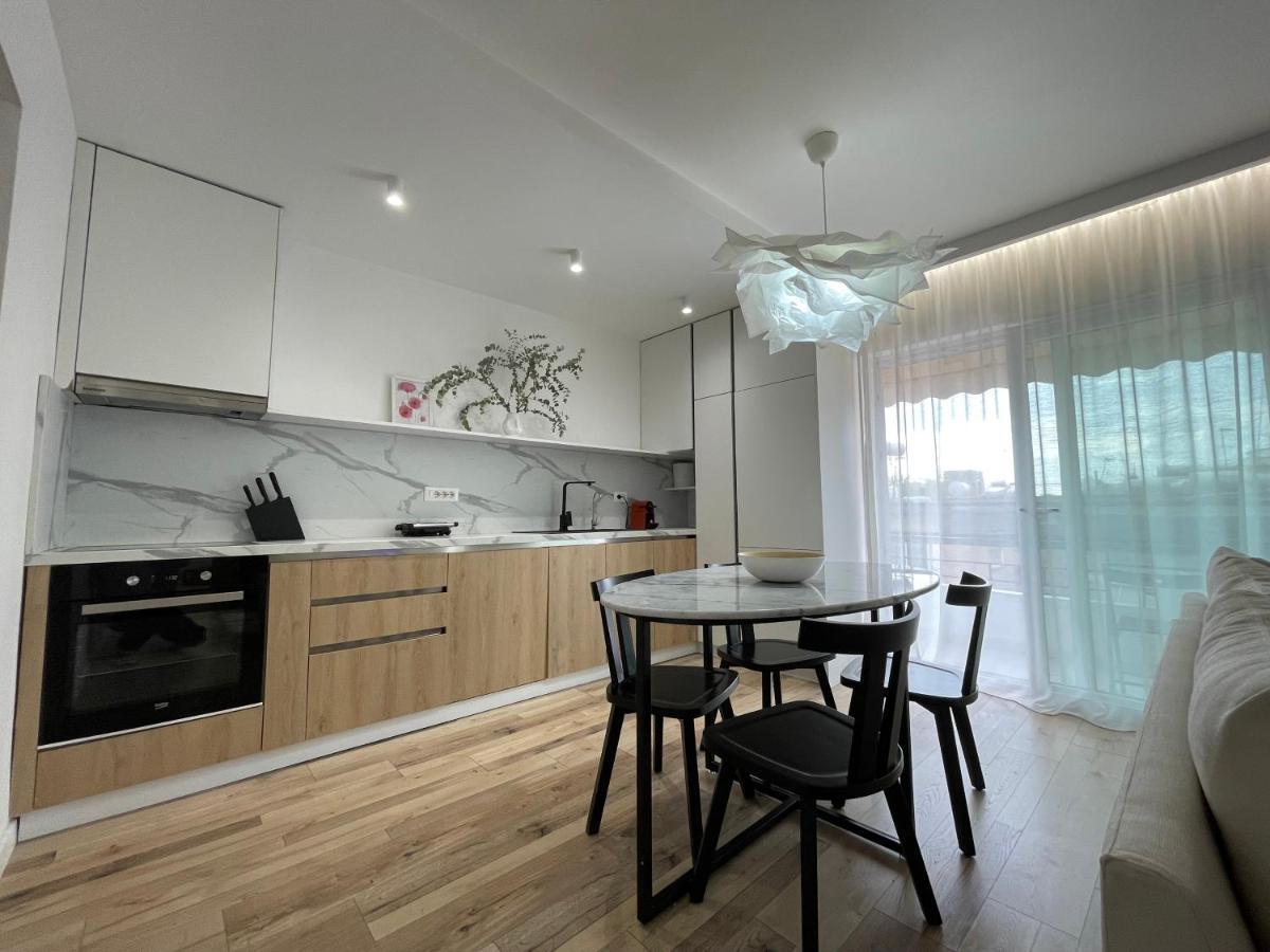 Myslym Shyri'S Apartments Тирана Екстер'єр фото