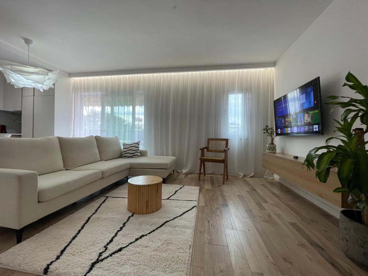 Myslym Shyri'S Apartments Тирана Екстер'єр фото
