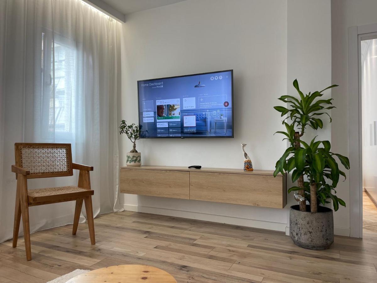 Myslym Shyri'S Apartments Тирана Екстер'єр фото