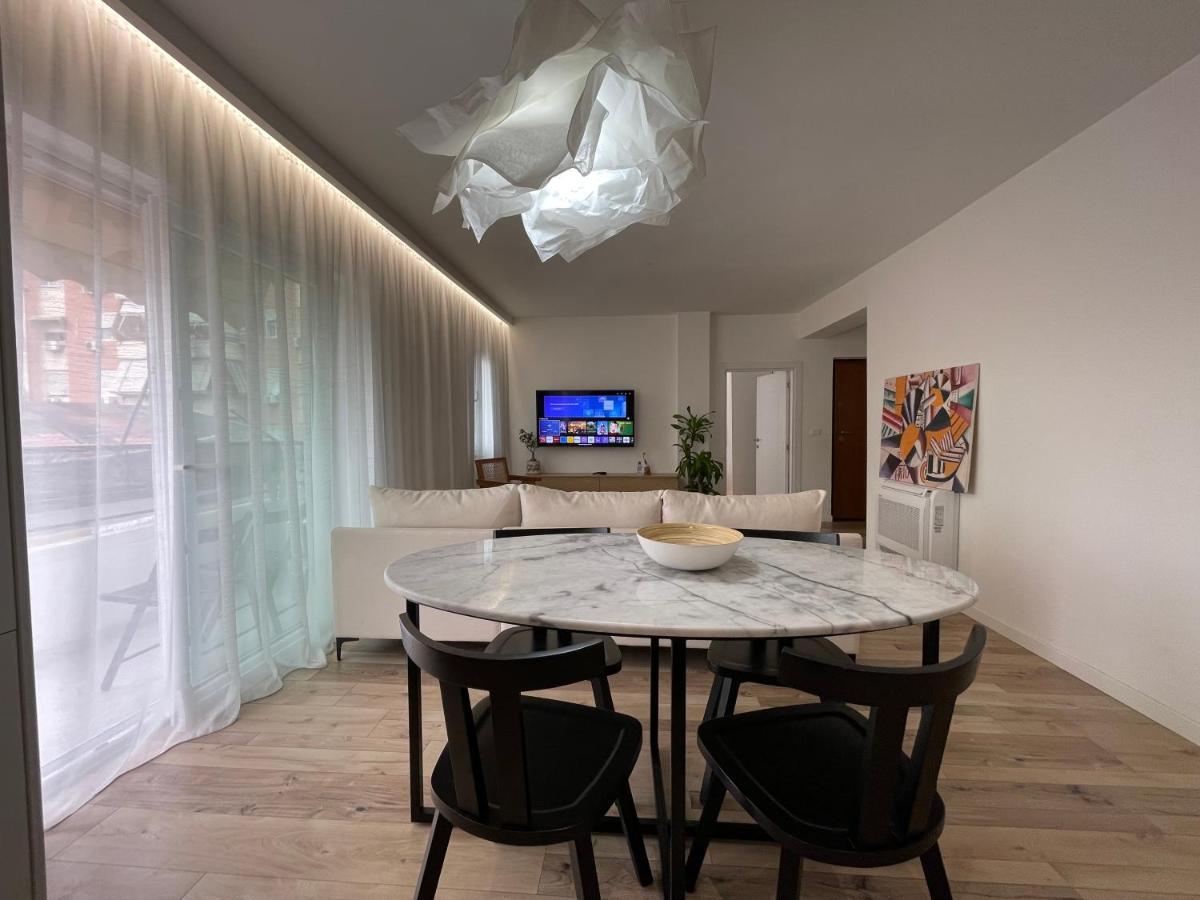 Myslym Shyri'S Apartments Тирана Екстер'єр фото